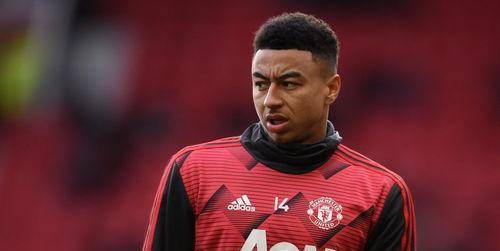  热刺中场失控，霍伊别尔低级失误酿祸  